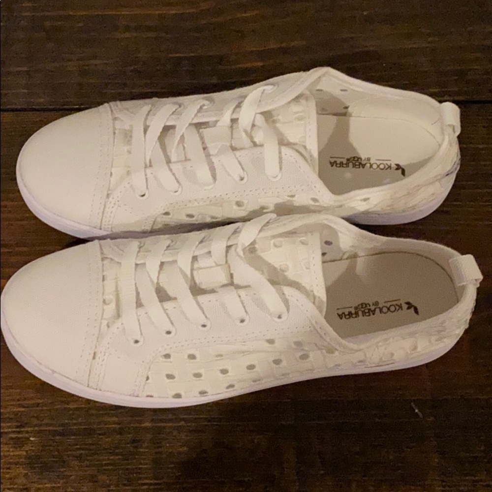 KOOLABURRA BY UGG white kids shoes